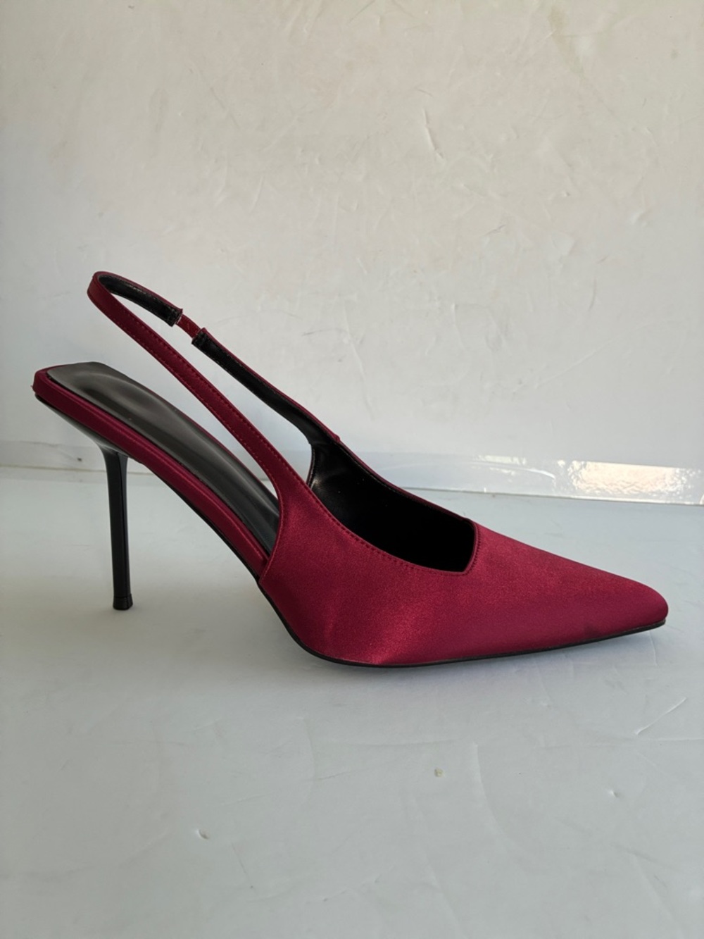 Women's Red Satin Slingback Pointed-Toe Pump Stiletto Heel Shoes Size 11 NEW - Picture 8 of 9